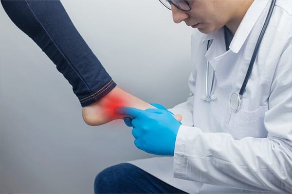traitement osteosynthese fracture pied chirurgien orthopediste specialiste institut cheville pied jouvenet paris